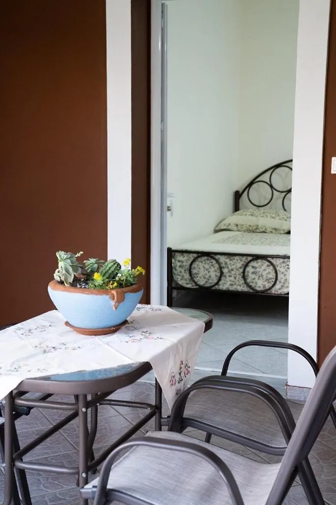 Apartment Liberis Studios Razata Greece
